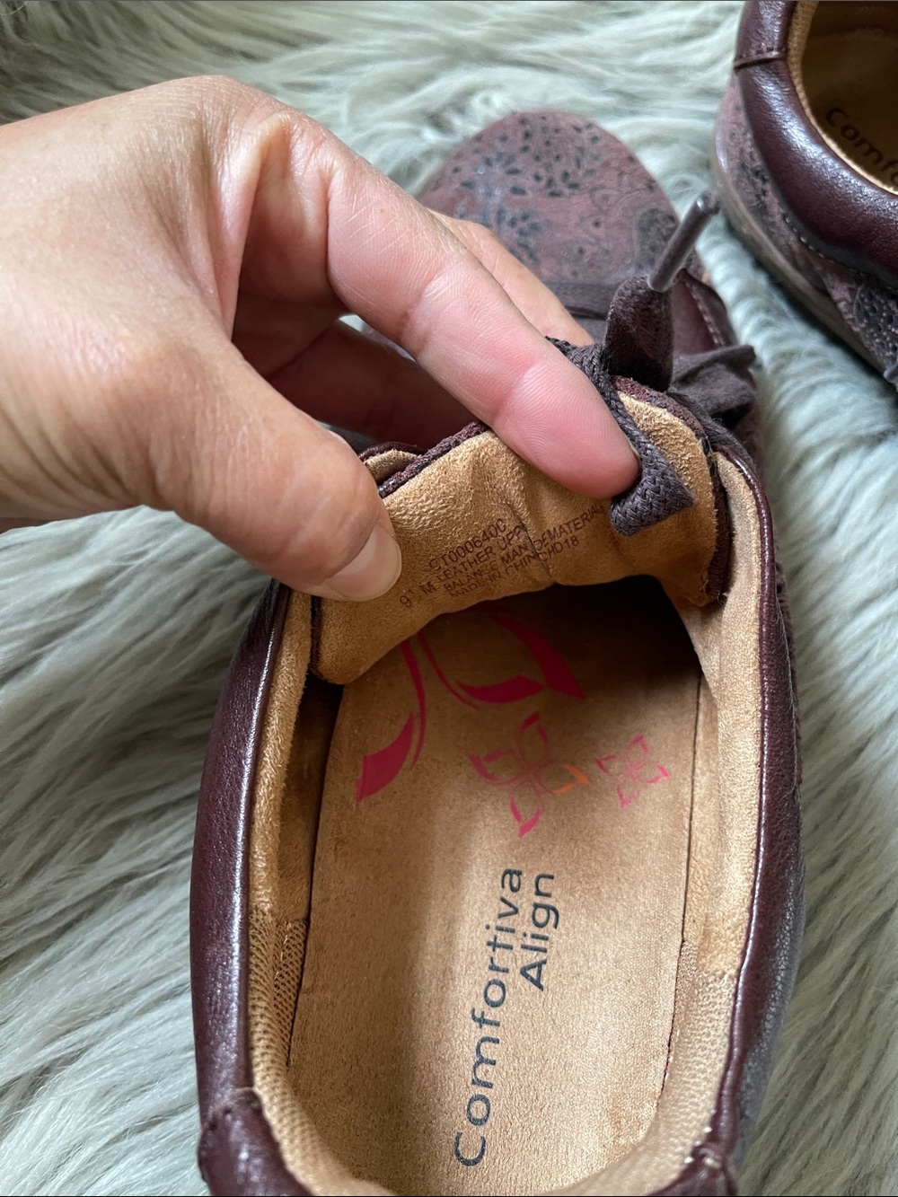 Comfortiva Women's Lace-Pattern Wine Sneakers - Picture 6 of 6